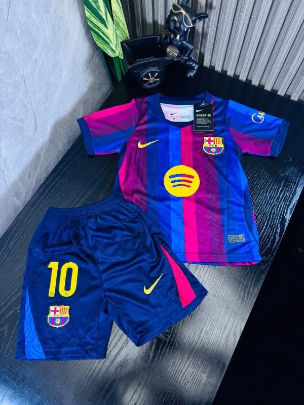 CONJUNTO NIÑO BARCELONA