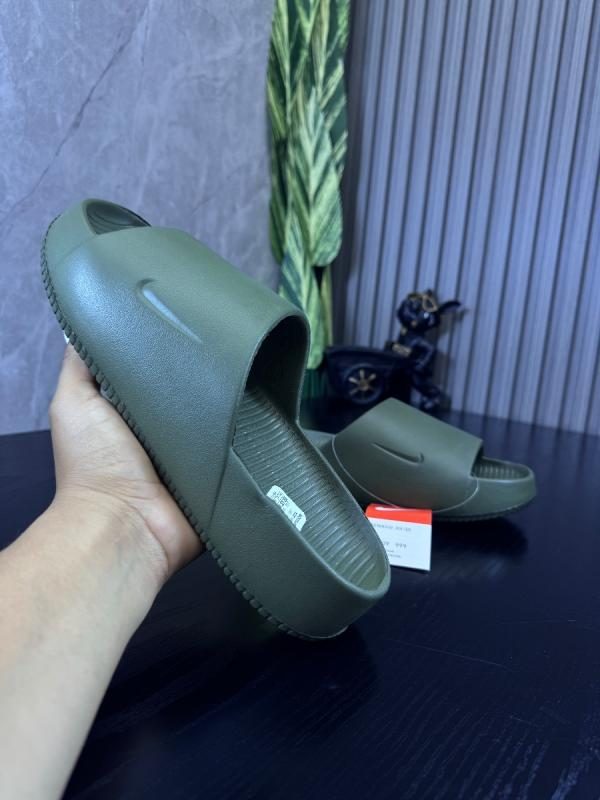 SANDALIAS NIKE CALM VERDE MILITAR