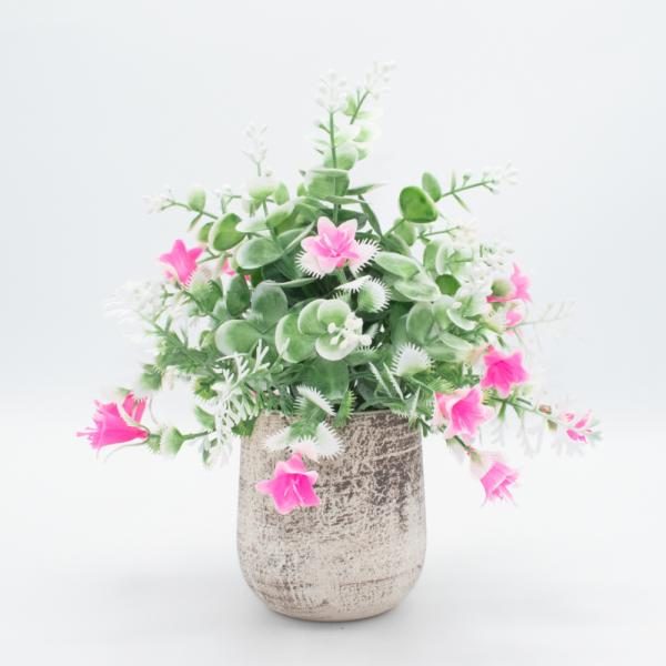 Floreo con arbusto y flores