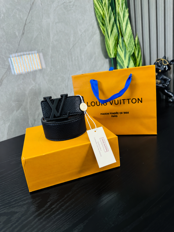 FAJA LOUIS VUITTON NEGRA HEBILLA NEGRA