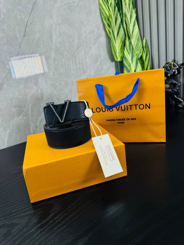 FAJA LOUIS VUITTON NEGRA HEBILLA NEGRA CON PERLAS