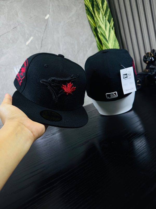 GORRA PLANA CERRADA (TORONTO BLUE JAYS)